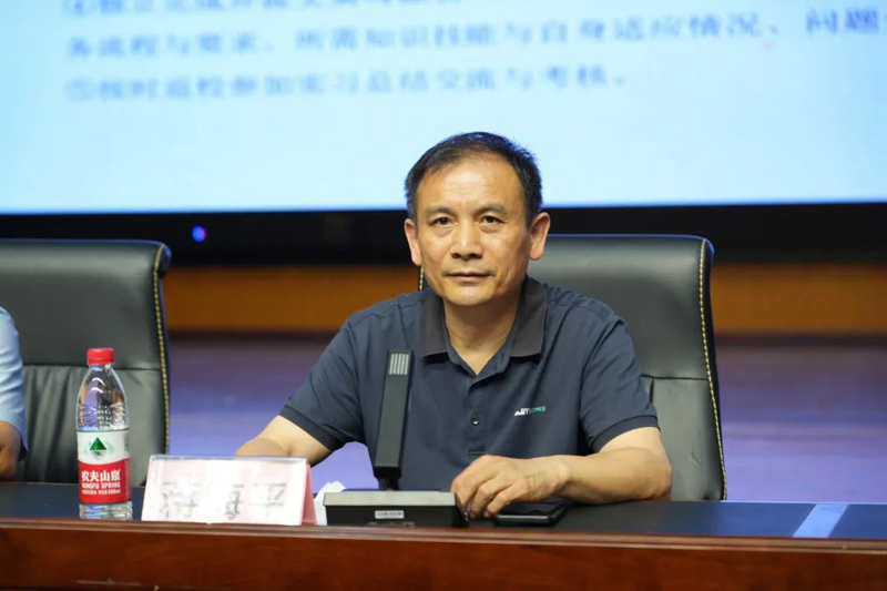 1750945297806048567.jpg 925.jpg